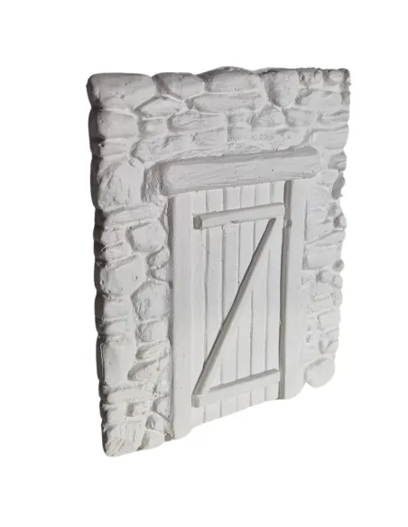 Parete in gesso finta pietra con porta colore neutro per statue da 8-10 cm