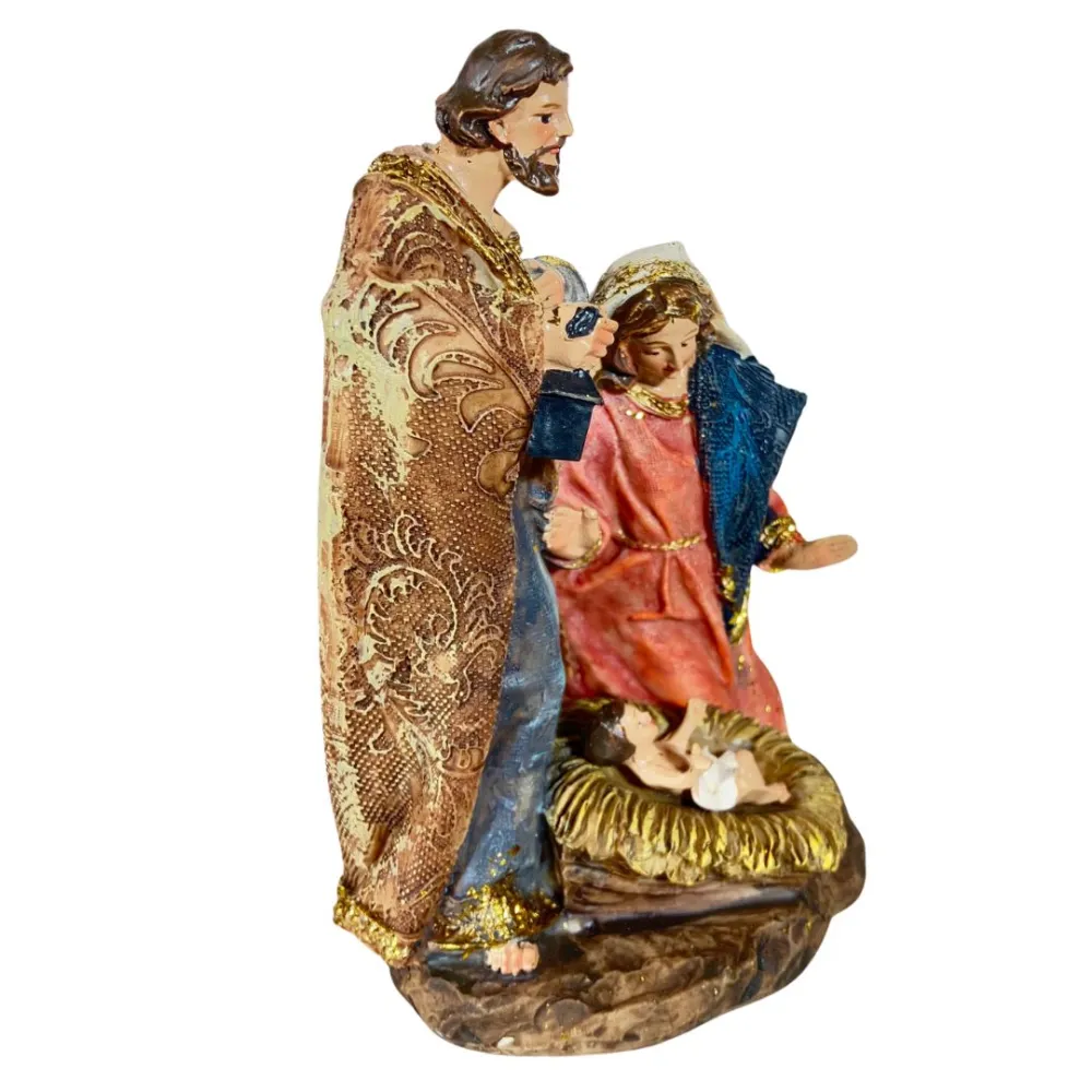 One-Piece Nativity Scene with Gold-Coloured Details – 12 cm