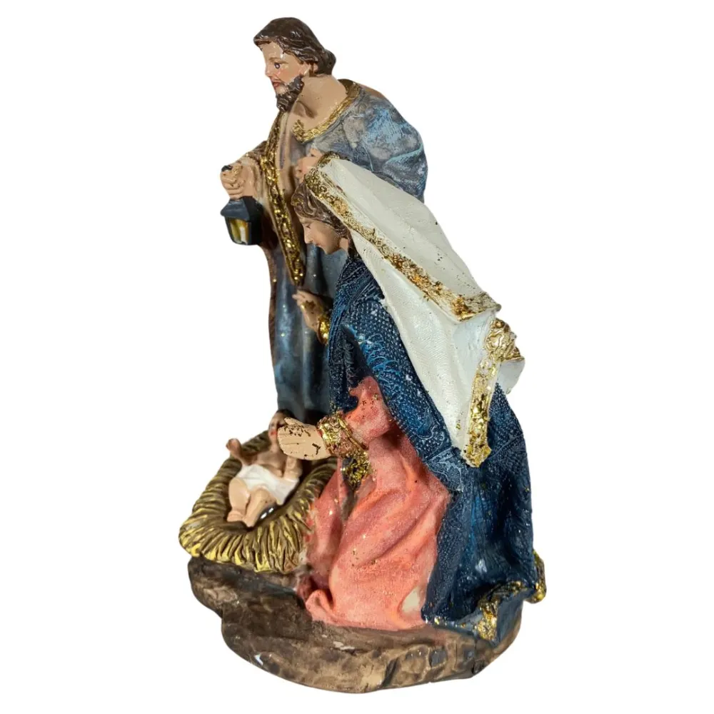 One-Piece Nativity Scene with Gold-Coloured Details – 12 cm