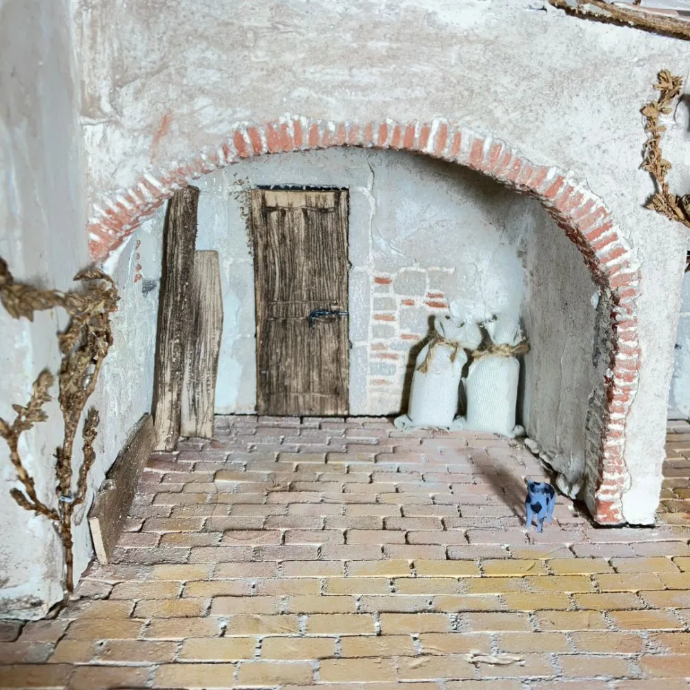 Polystyrene Village with Climbing Plant for 8–10 cm Nativity Figures