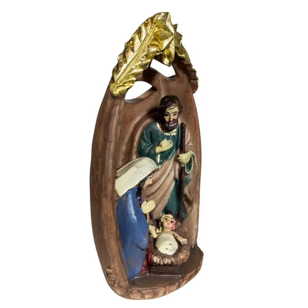 Resin Nativity Scene in Hut – 9 cm