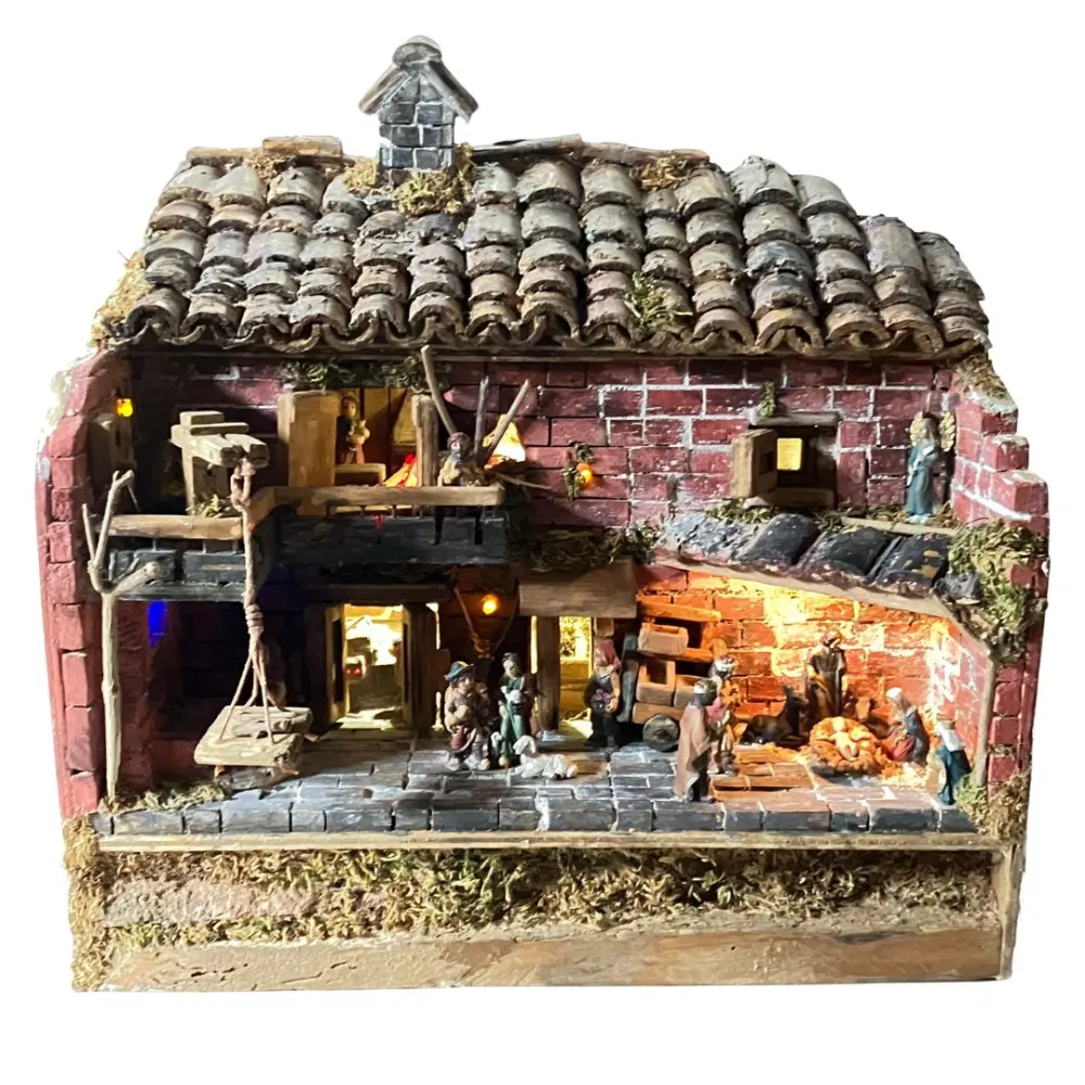 Presepe popolare in legno e gesso con luce e fuoco con statue da 3,5 cm