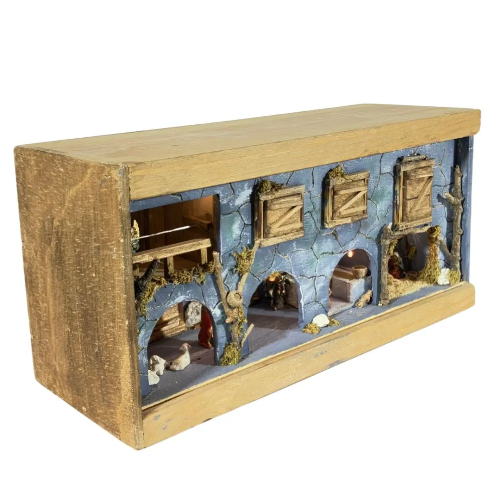 Nativity Scene in Wooden Wine Crate with Lights, Fire Effect and 3,5 cm Nativity Figures