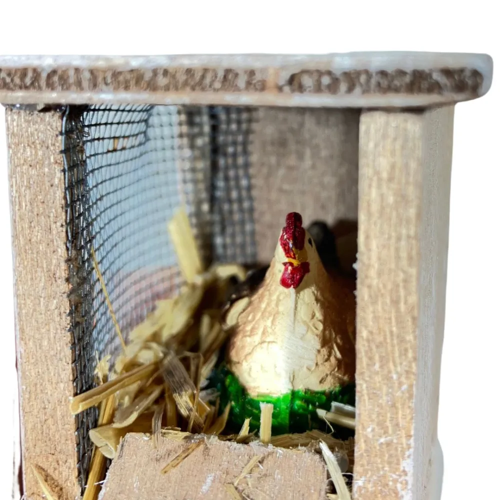 Chicken Coop with Two Hens and Chicken Feeder for 8–10 cm Nativity Figures