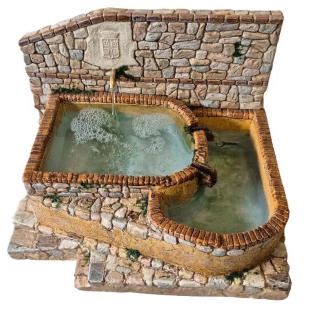 Double-basin resin fountain for 12–15 cm Nativity figures