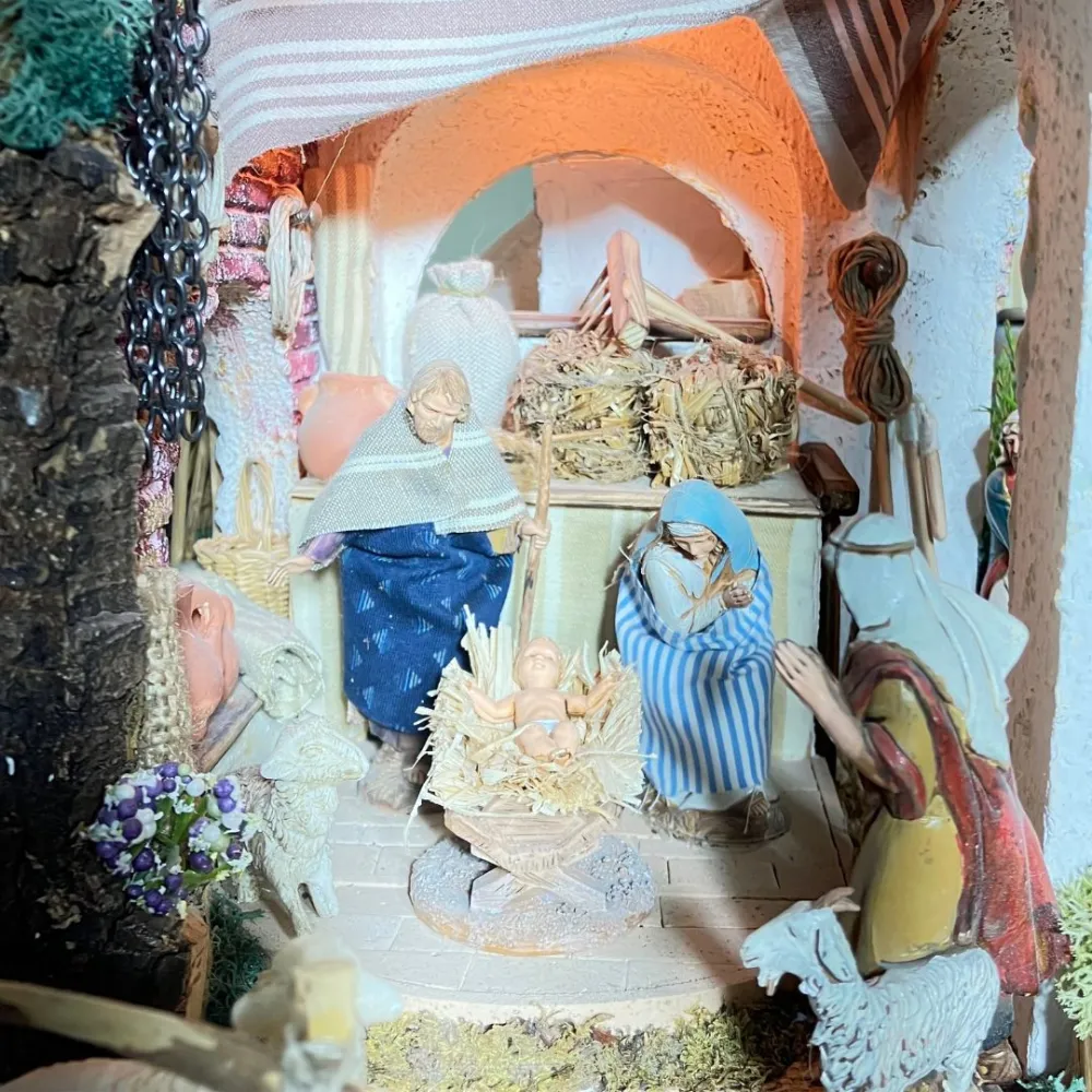 Wooden and Cork Nativity Scene with Eight Moving Figures, Flowing Water and 10 cm Figures