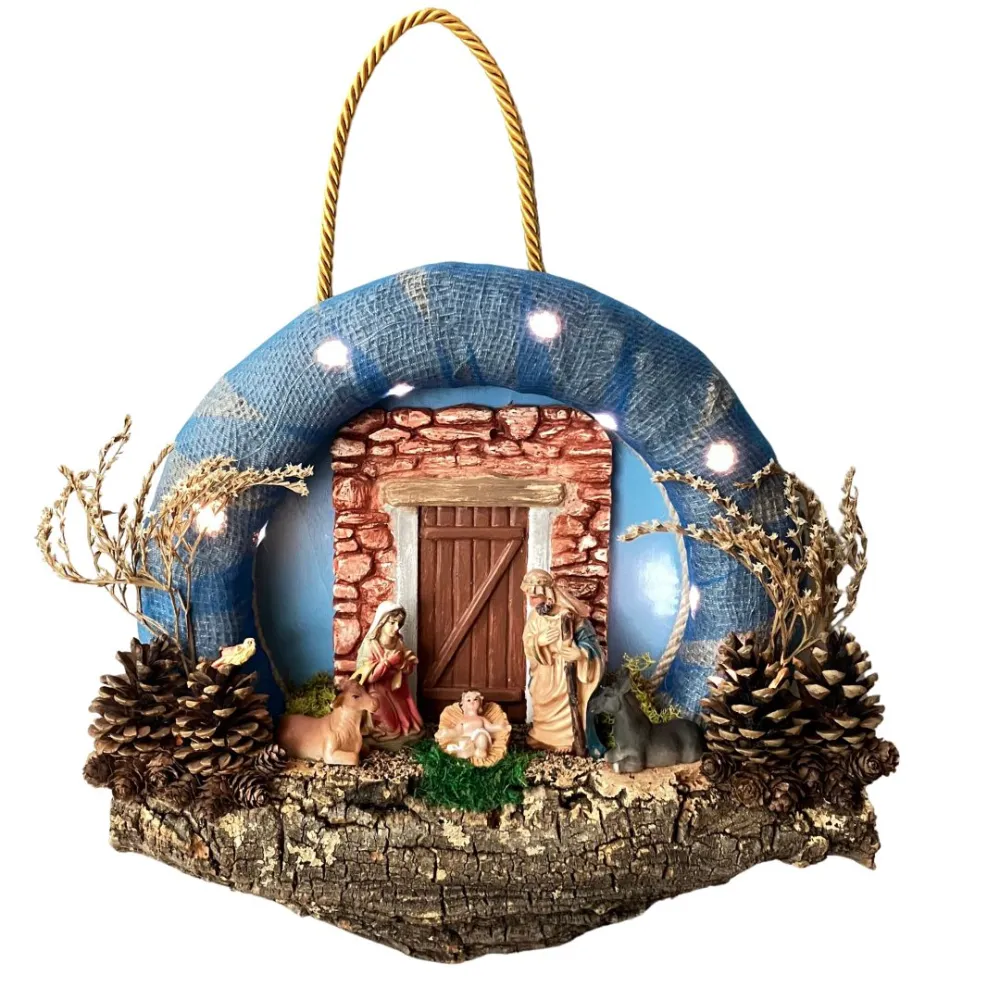 Wall-Hanging Nativity Wreath with Battery-Operated Lights and 8 cm Nativity Figures