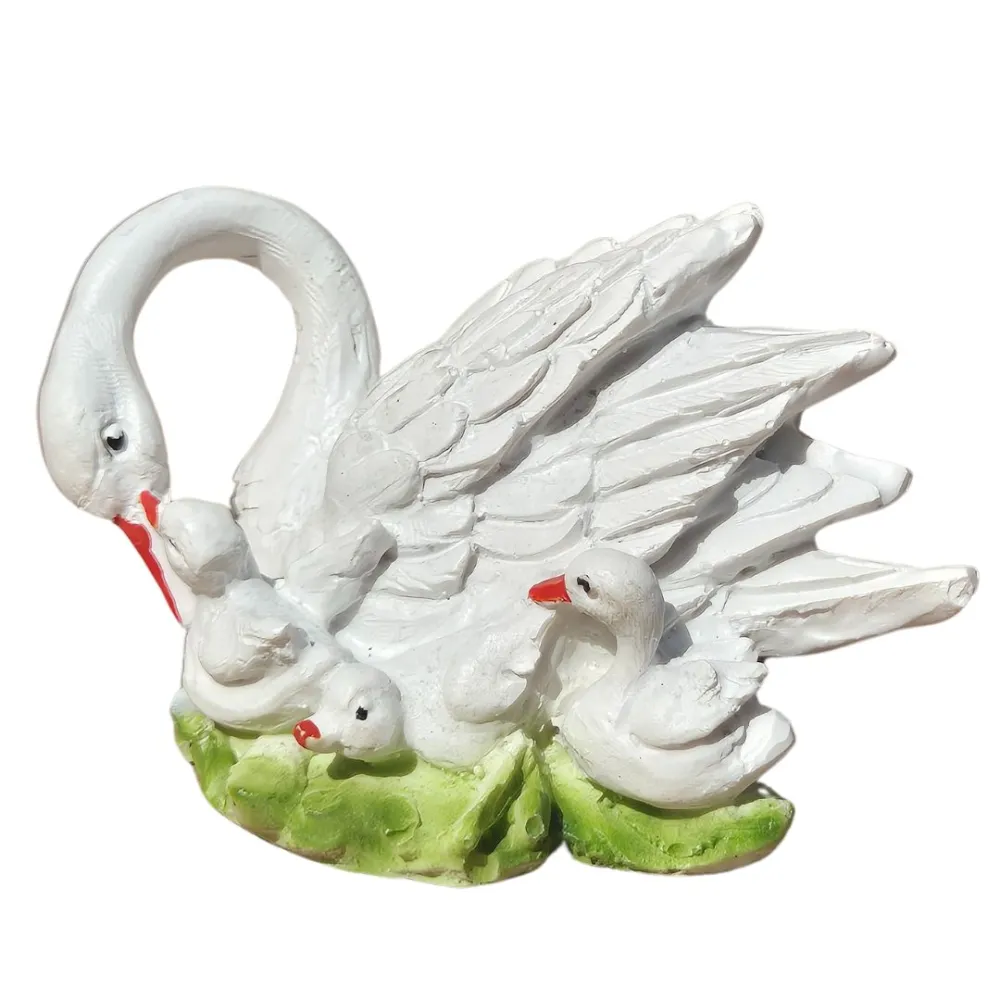 Resin Swan with Cygnets for 20–25 cm Nativity Figures
