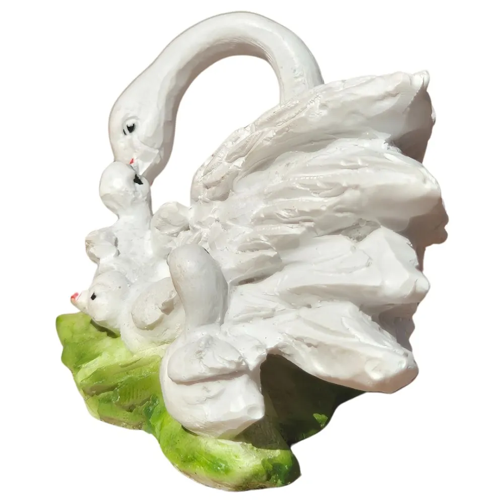 Resin Swan with Cygnets for 20–25 cm Nativity Figures