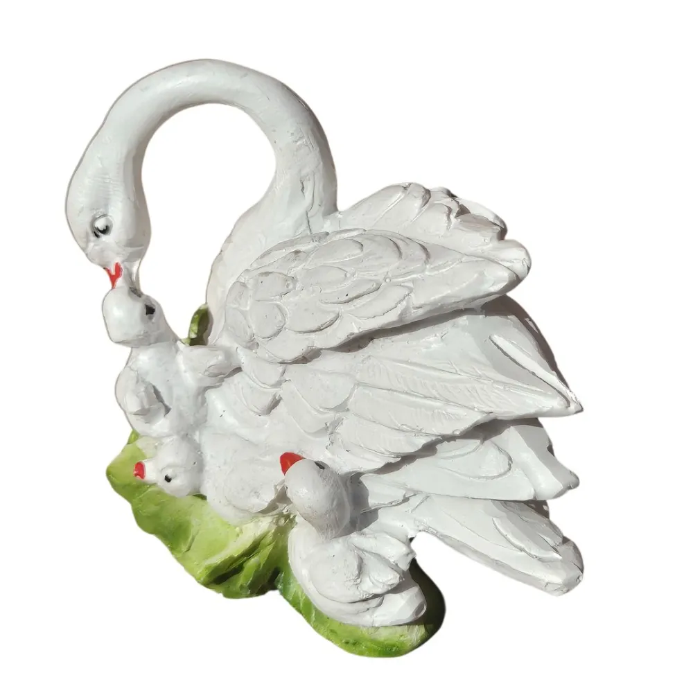 Resin Swan with Cygnets for 20–25 cm Nativity Figures