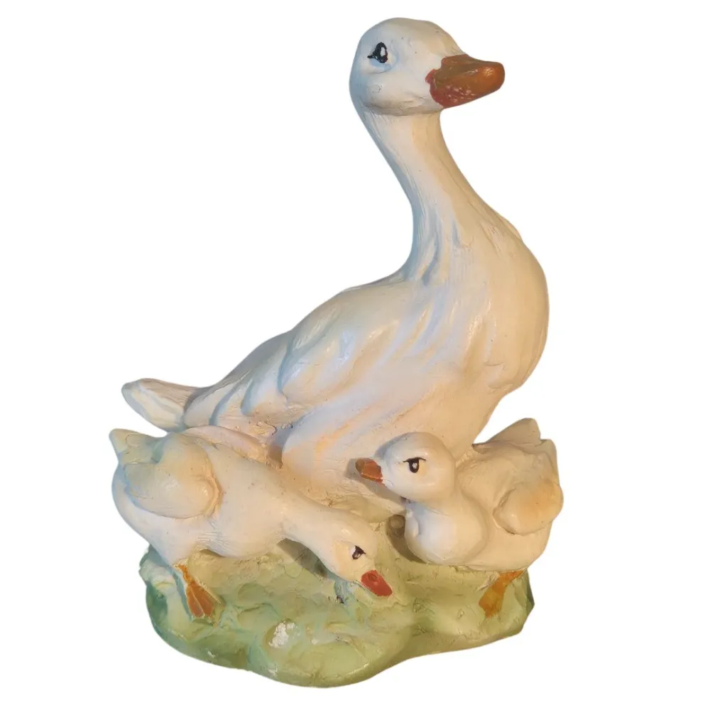 Resin Duck with Ducklings for 30 cm Nativity Figures
