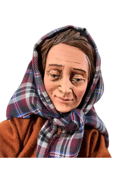 Donna popolare che ciba le galline 30 cm