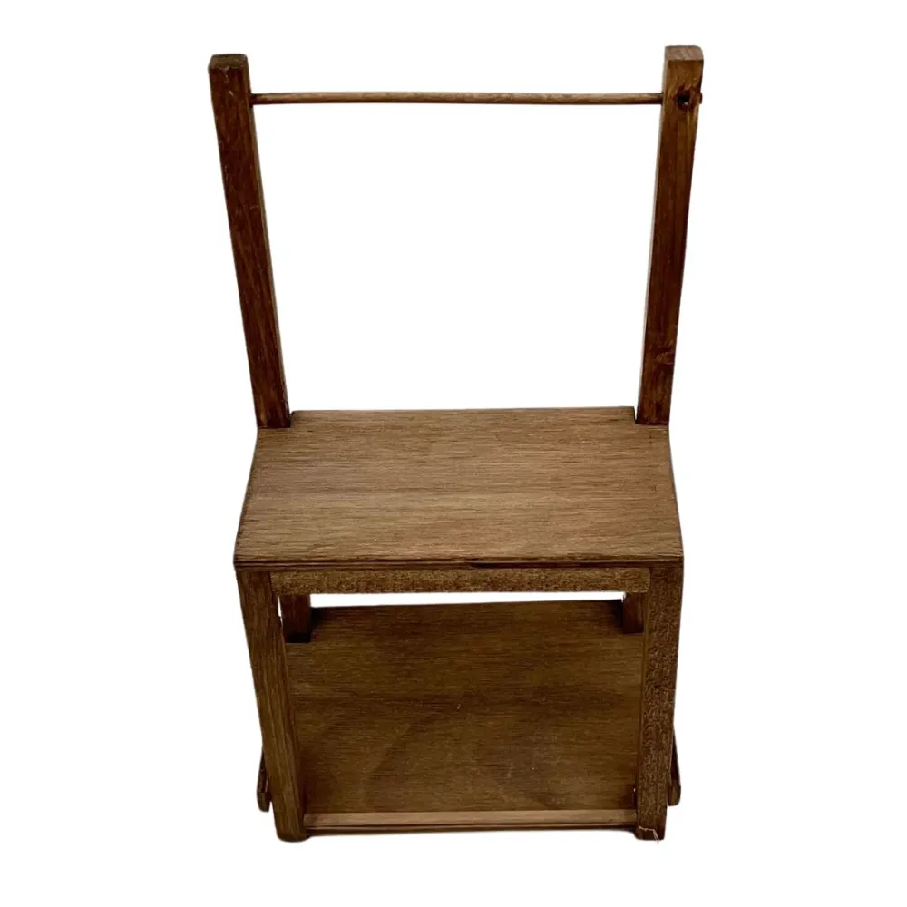 Empty wooden stall for 20 cm Nativity figures