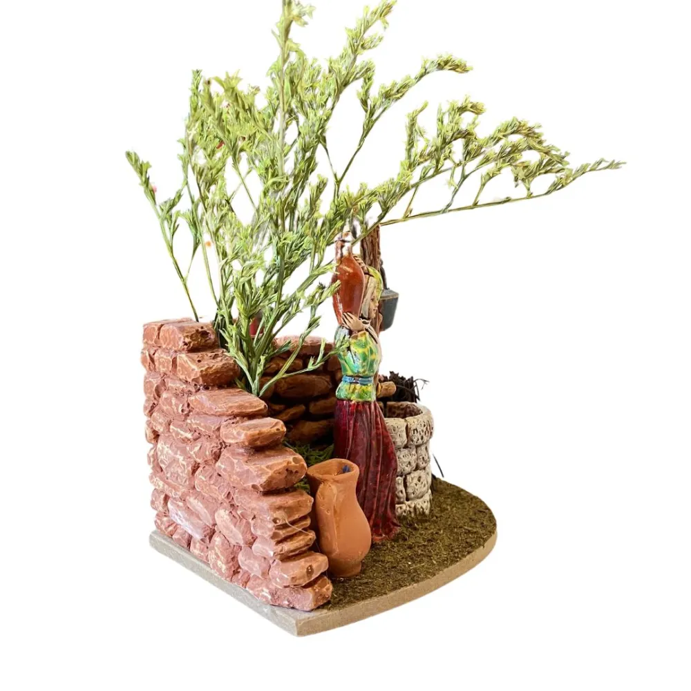 Landi Woman at the Well with Tree, 10 cm