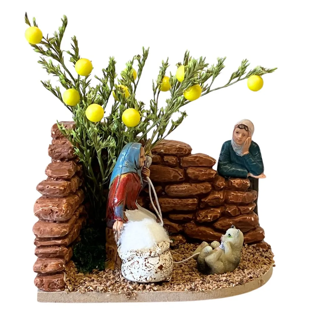 Landi Elderly Woman Spinning Wool with Onlooker, 10 cm