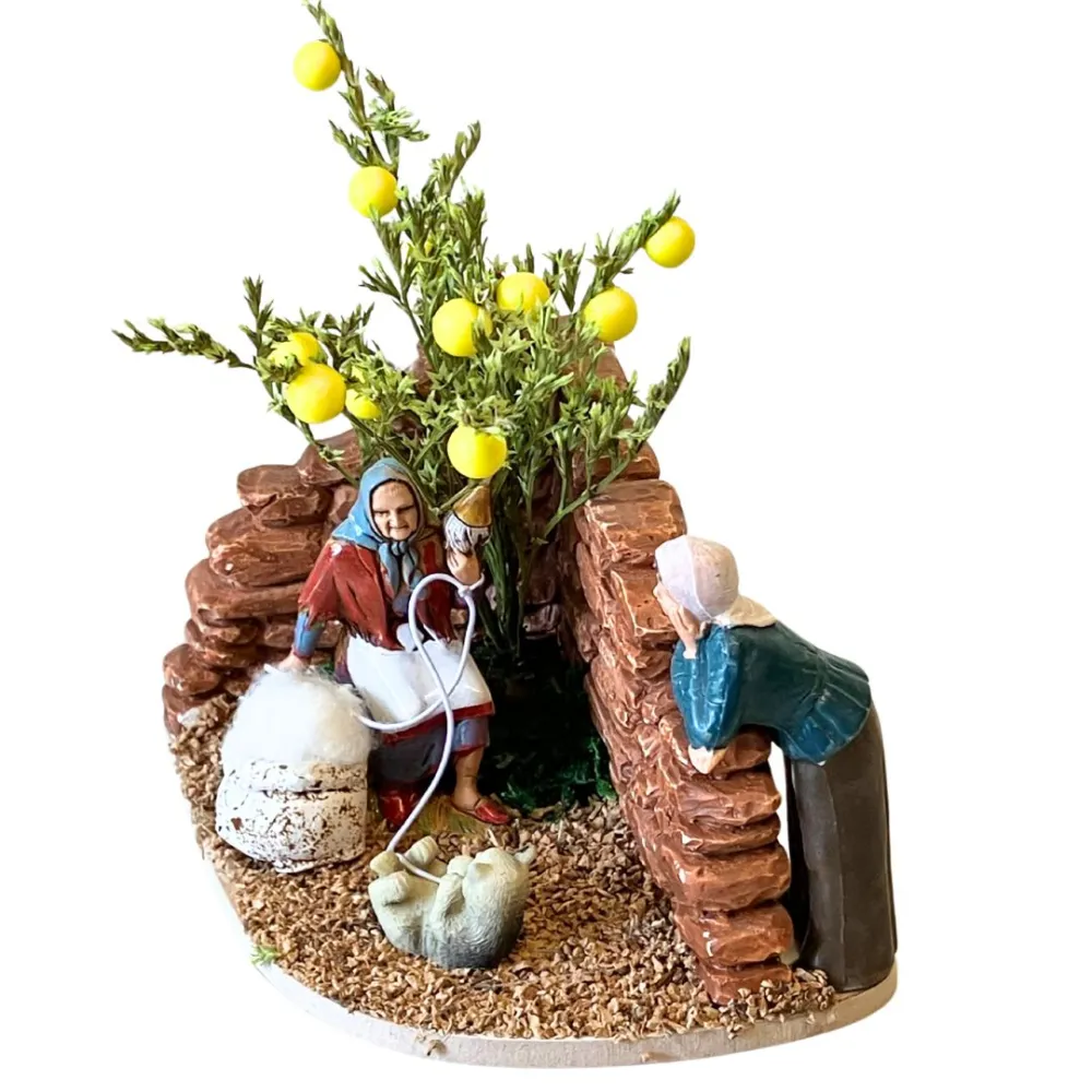 Landi Elderly Woman Spinning Wool with Onlooker, 10 cm