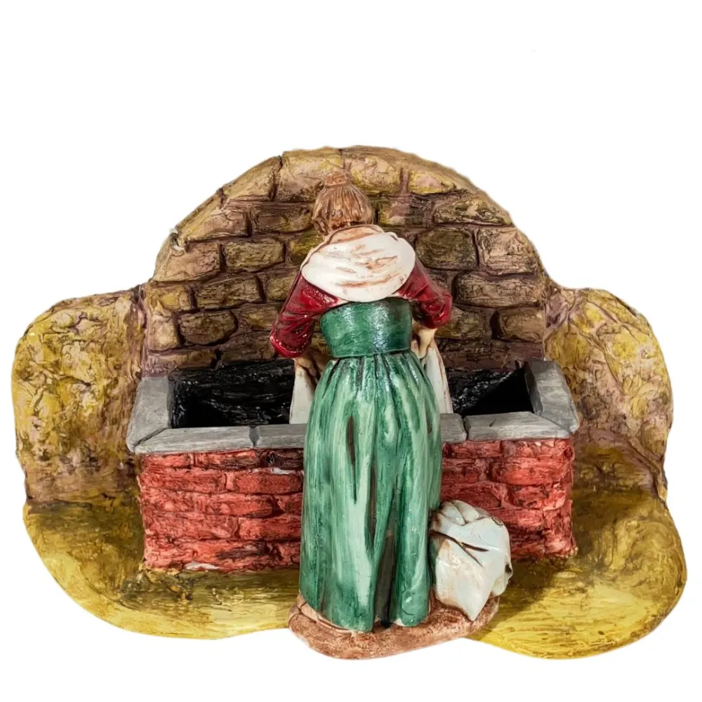 Landi Washerwoman at the Fountain, 10 cm – Without Water Movement