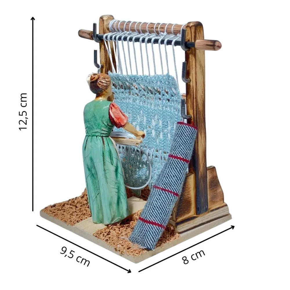 Landi Woman Weaving at the Loom, 10 cm