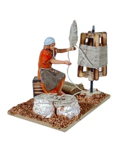 Landi Man Spinning Wool with Yarn Swift, 10 cm