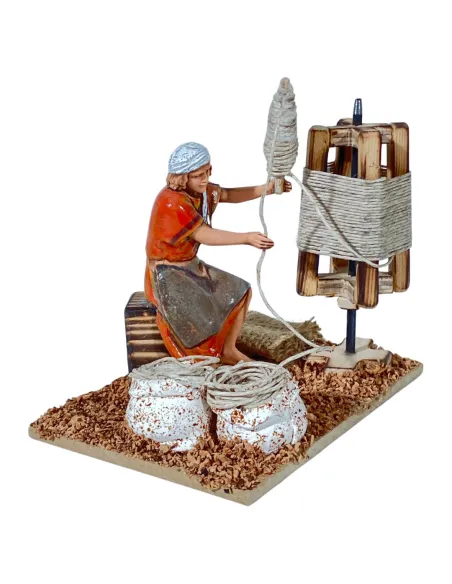Landi Man Spinning Wool with Yarn Swift, 10 cm