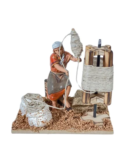 Landi Man Spinning Wool with Yarn Swift, 10 cm