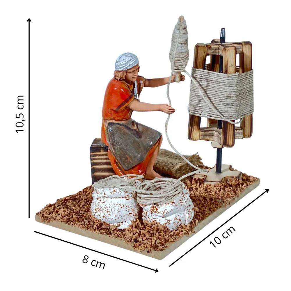 Landi Man Spinning Wool with Yarn Swift, 10 cm