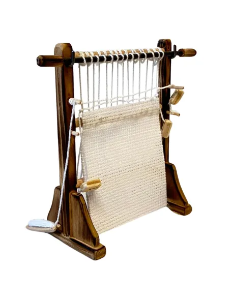 Vertical wooden loom for 12 cm nativity figures