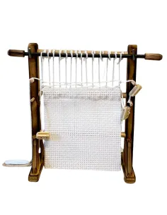 Vertical wooden loom for 12 cm nativity figures 2