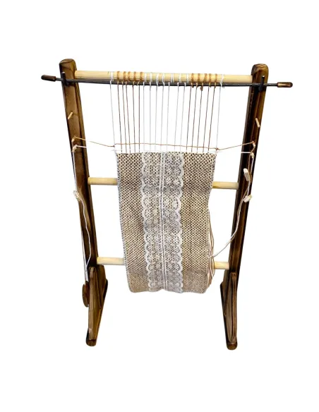 Vertical wooden loom for 30 cm nativity figures