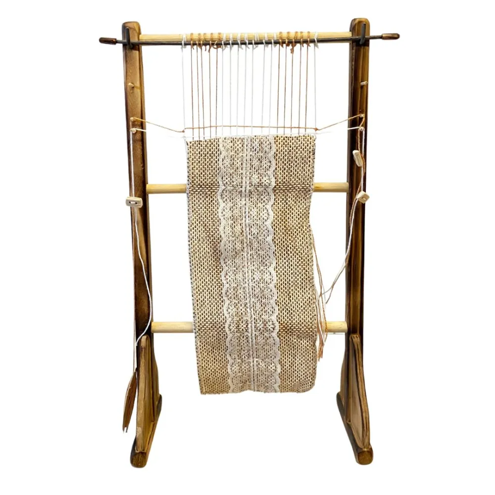 Vertical wooden loom for 30 cm nativity figures