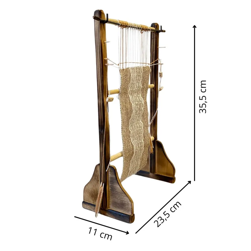 Vertical wooden loom for 30 cm nativity figures