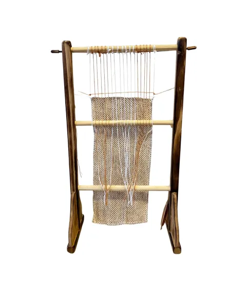 Vertical wooden loom for 30 cm nativity figures