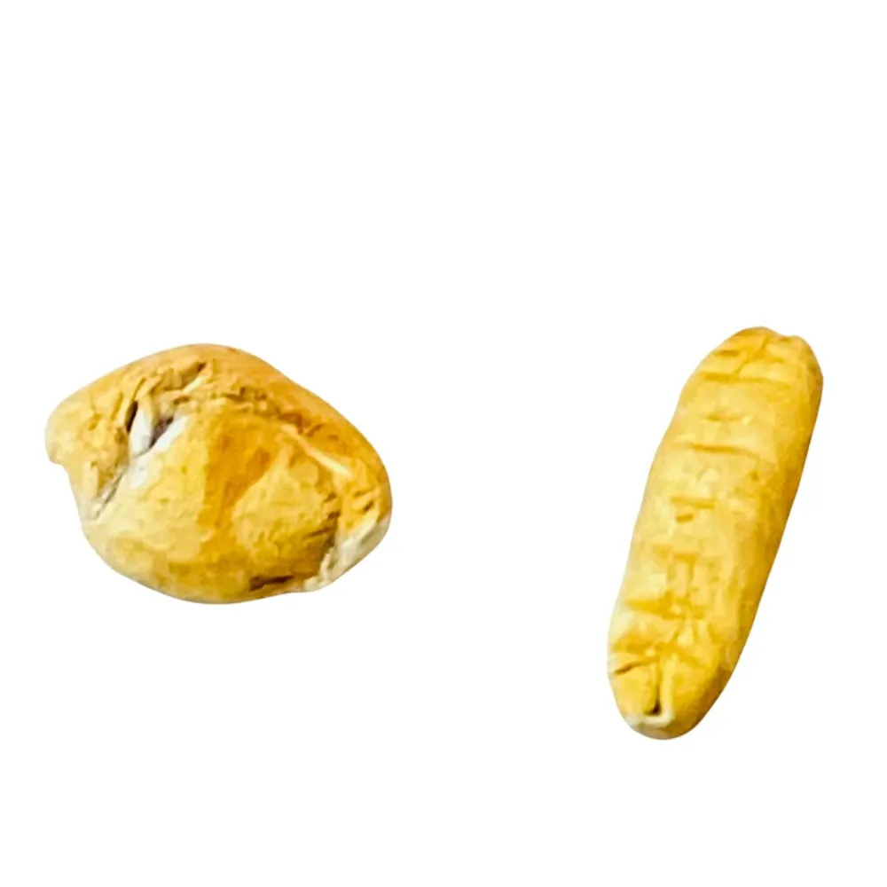 Set of Two Assorted Bread Loaves for 12 cm Nativity Figures