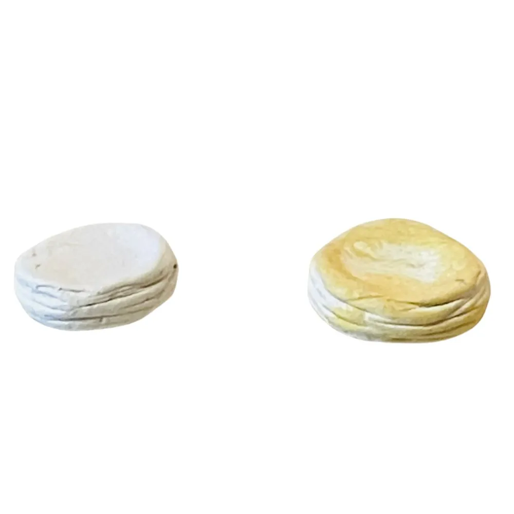 Set of Fresh and Aged Cheese Wheels for 12 cm Nativity Figures