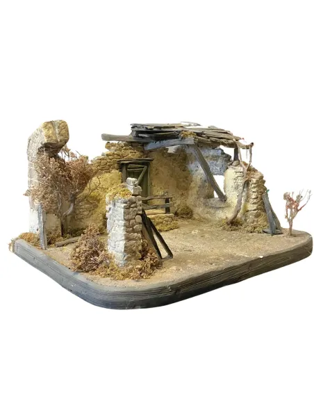 Ambientazione vuota in rudere con apertura finestra per statue da 8-10 cm