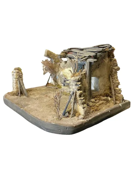 Ambientazione vuota in rudere con apertura finestra per statue da 8-10 cm