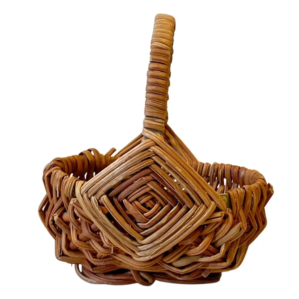 Wicker Basket with Handle and Decorative Weave for 30–35 cm Nativity Figures