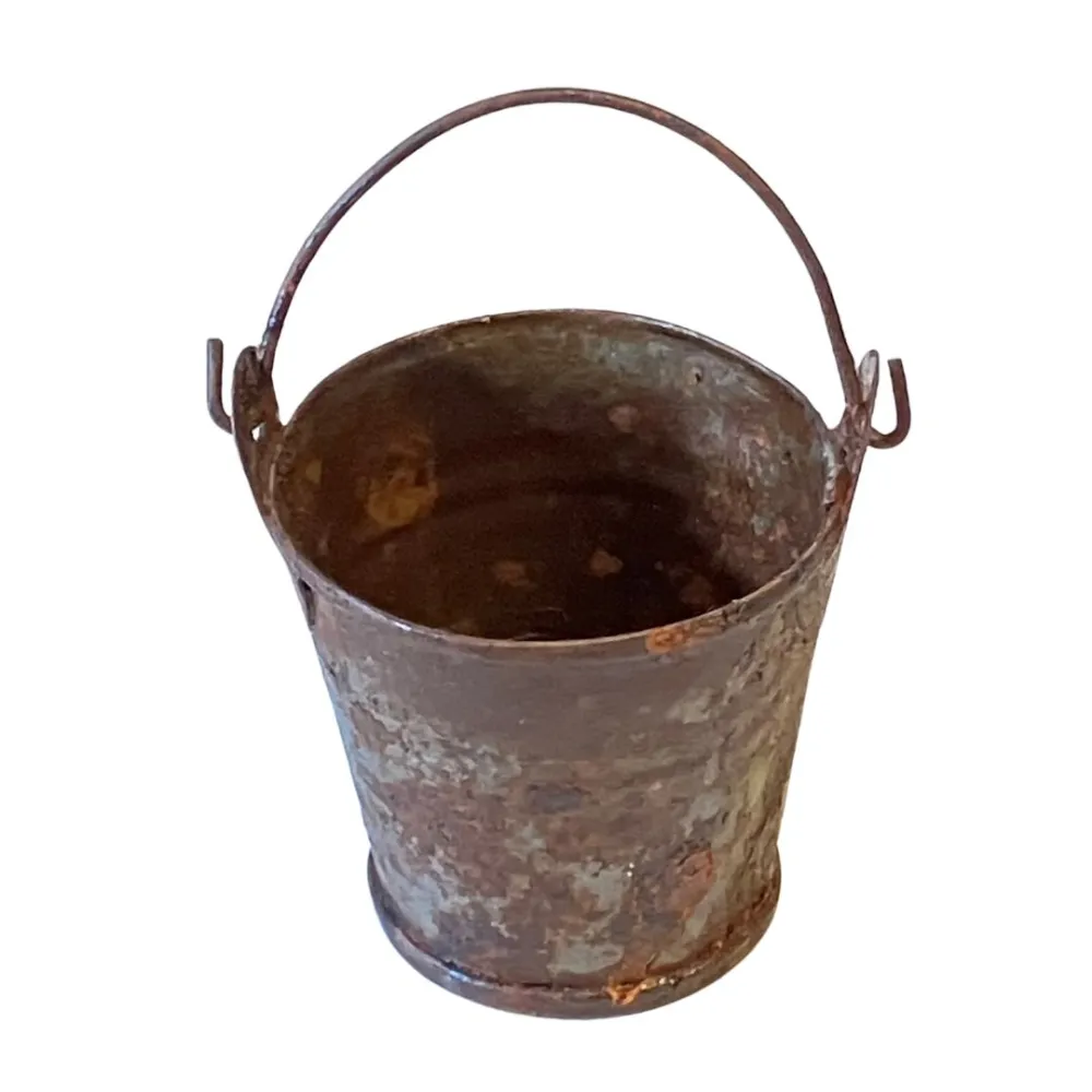 Rusted Sheet Metal Bucket with Handle for 30 cm Nativity Figures