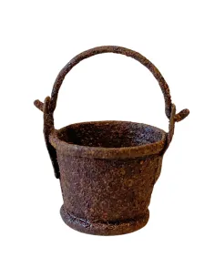Rusted Metal Bucket with Handle for 8–10 cm Nativity Figures 2