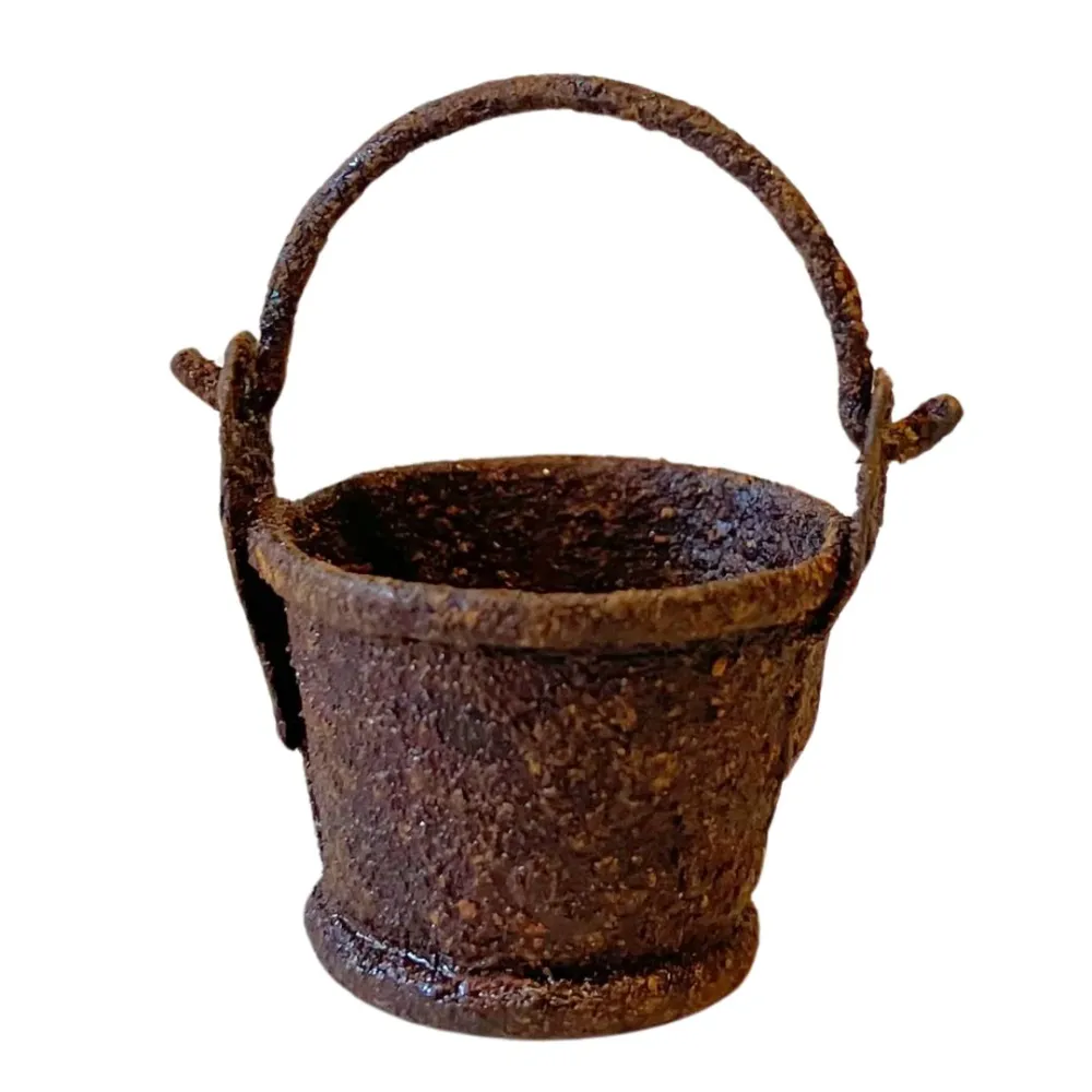 Rusted Metal Bucket with Handle for 8–10 cm Nativity Figures
