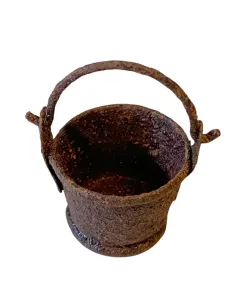 Rusted Metal Bucket with Handle for 8–10 cm Nativity Figures
