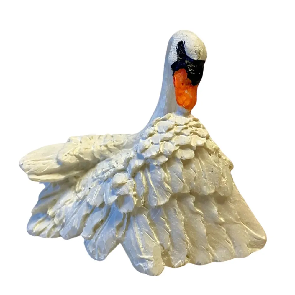 Resin Swan Grooming Its Wing for 20 cm Nativity Figures