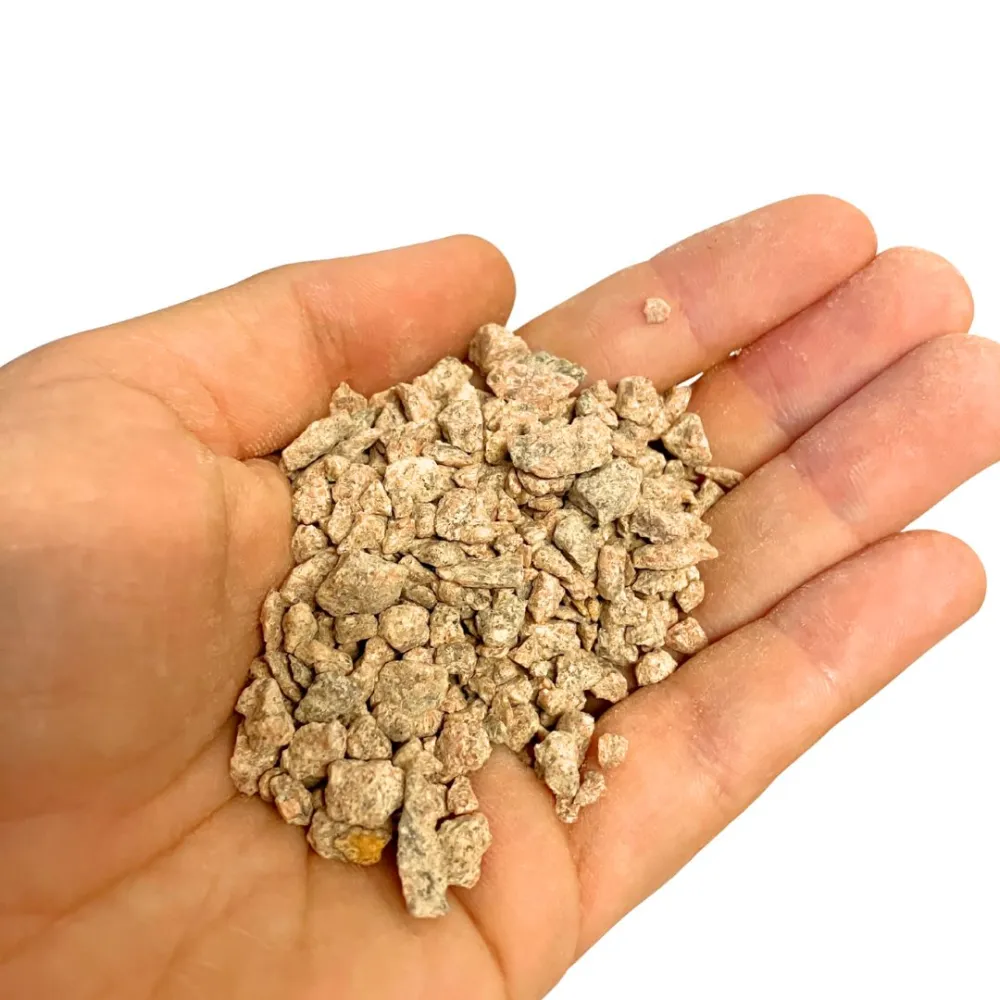 Bag of Red Decorative Gravel – 2 kg