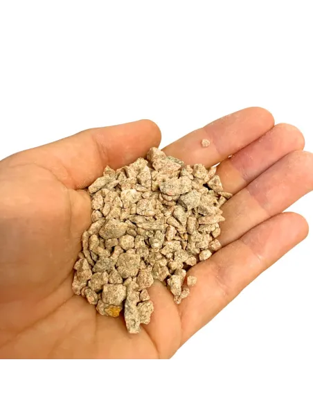 Bag of Red Decorative Gravel – 2 kg