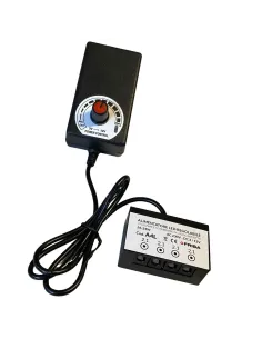 Alimentatore regolabile 3-12 volt con 4 uscite 2,1 mm 2