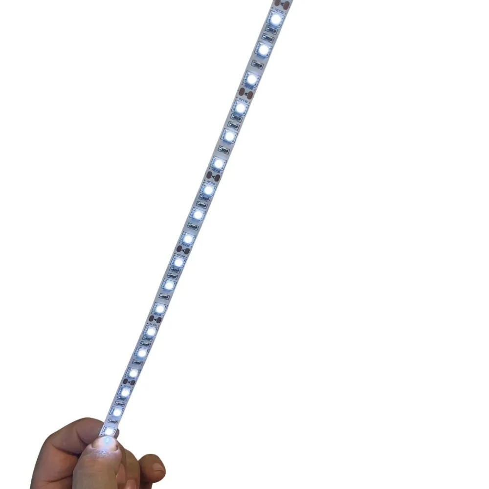 30 high-brightness cool white LED strip with 2.5 mm plug