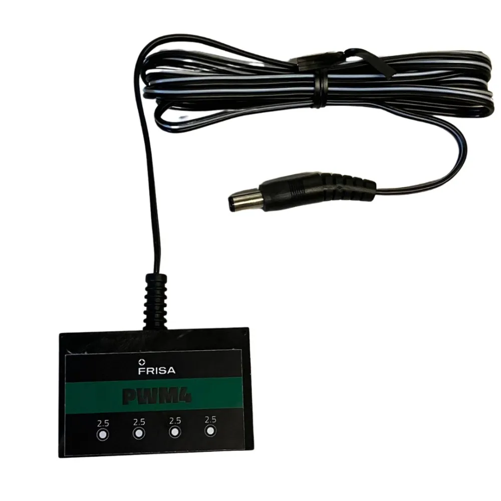 Multiple socket with 2.5 mm male plug and four 2.5 mm female plugs