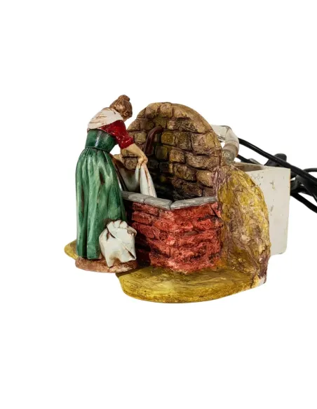 Lavandaia Landi alla fonte con movimento acqua 10 cm