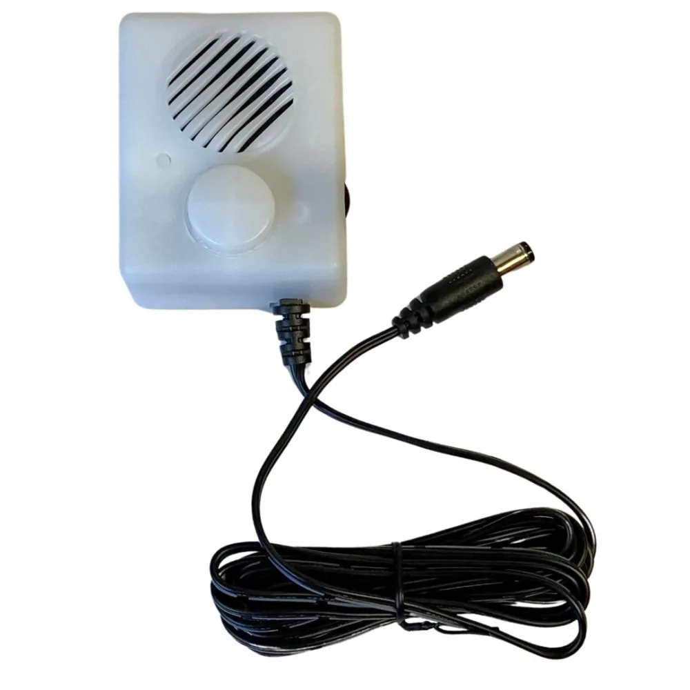 8-mega sound player with 2.5 mm plug