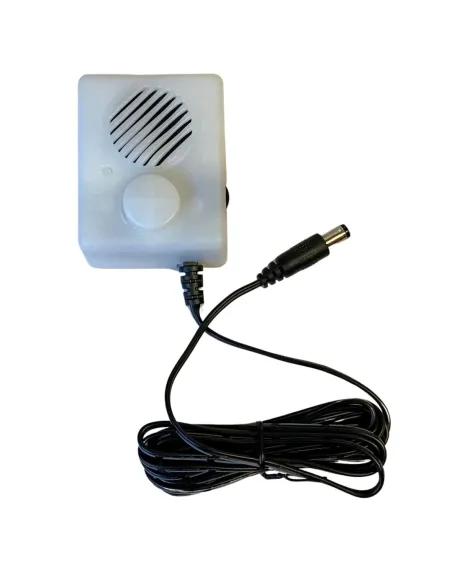 8-mega sound player with 2.5 mm plug